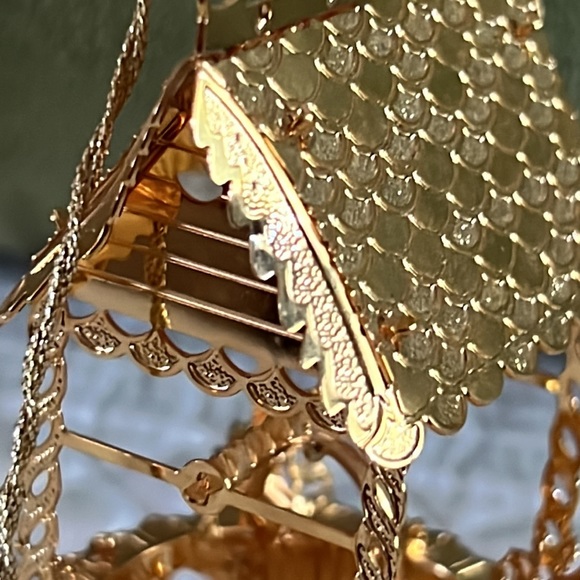 Danbury Mint Golden Wishing Well Ornament - Picture 5 of 8